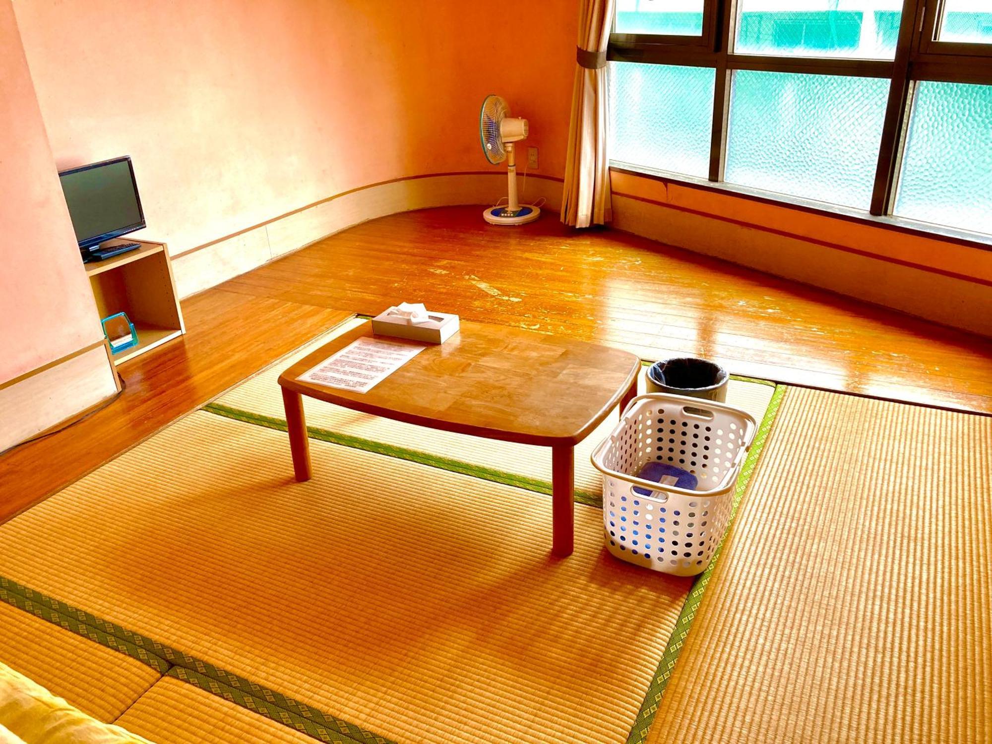 Hostel Hakuseiso Naha Zewnętrze zdjęcie